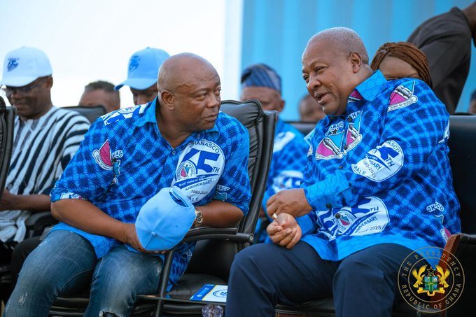 Abedi Pele spotted with President Mahama at Ghanasco's anniversary