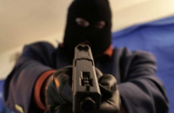 Armed men rob commuters, motorists on Berekum–Sampa stretch