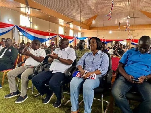 Dr. Bawumia engages delegates in Atiwa West
