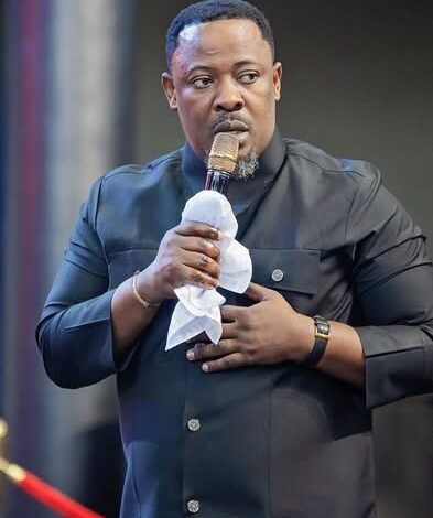 Nigel Gaisie Says No Prophet on Earth Gets 100% Accurate Prophecies Nigel Gaisie stated that some people think a prophet must always give flawless prophecies, but that idea is wrong. He said prophecy is not a machine-controlled activity where a person presses a button and everything becomes accurate. Instead, prophecy involves hearing and interpreting spiritual messages, and sometimes the interpretation may not be completely right. He added that even though he hears from God, he is still a human being with emotions, and emotions can affect how a message is delivered. He explained that if a prophet is tired, worried, or disturbed, there is a chance the prophecy may not be interpreted fully or correctly. For this reason, he believes any prophet who claims to be 100% accurate is not being truthful. Nigel Gaisie also shared that when he started his ministry many years ago, he made some mistakes because he did not have proper mentorship. He said mentorship is very important in the prophetic world, and having experienced leaders to guide young prophets helps prevent errors. He mentioned that he now follows the guidance of respected senior ministers who help him stay focused and disciplined. The prophet encouraged Ghanaians to understand that prophecy is a spiritual gift, not a guarantee of perfection. He said true prophets are sincere people who try their best to deliver God’s message, but they remain human. He advised the public not to attack prophets when a prophecy does not happen exactly as expected, because even genuine prophets can get it wrong sometimes. Nigel Gaisie concluded by saying that what matters most is honesty, humility, and a heart that truly seeks God.